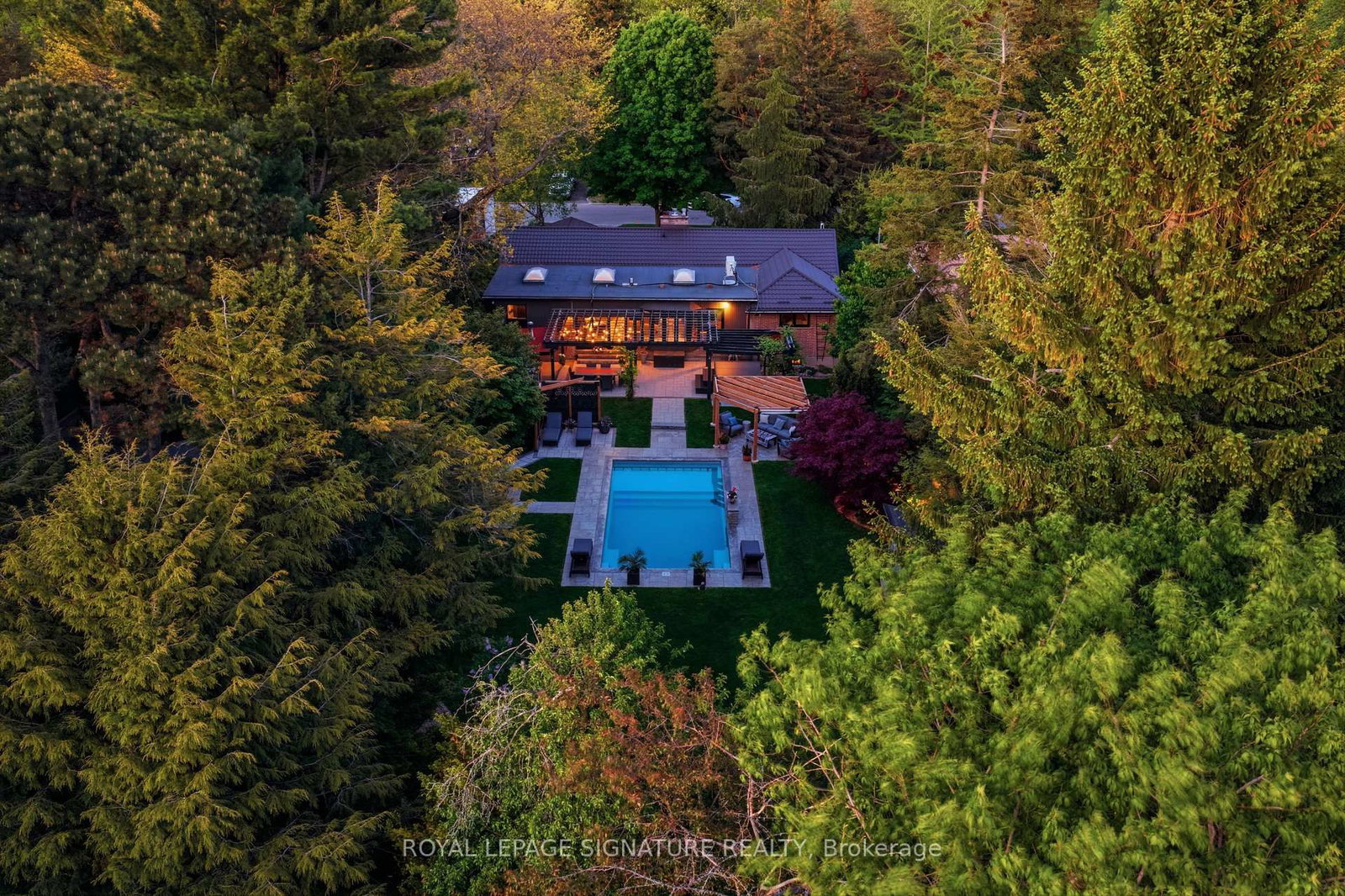 52 Morna Avenue • Toronto, ON photo 43