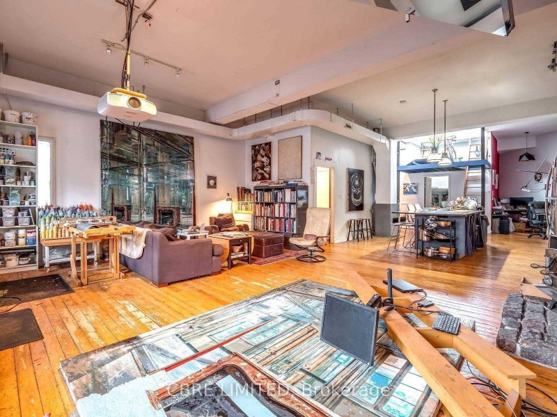 184 Munro St photo 2
