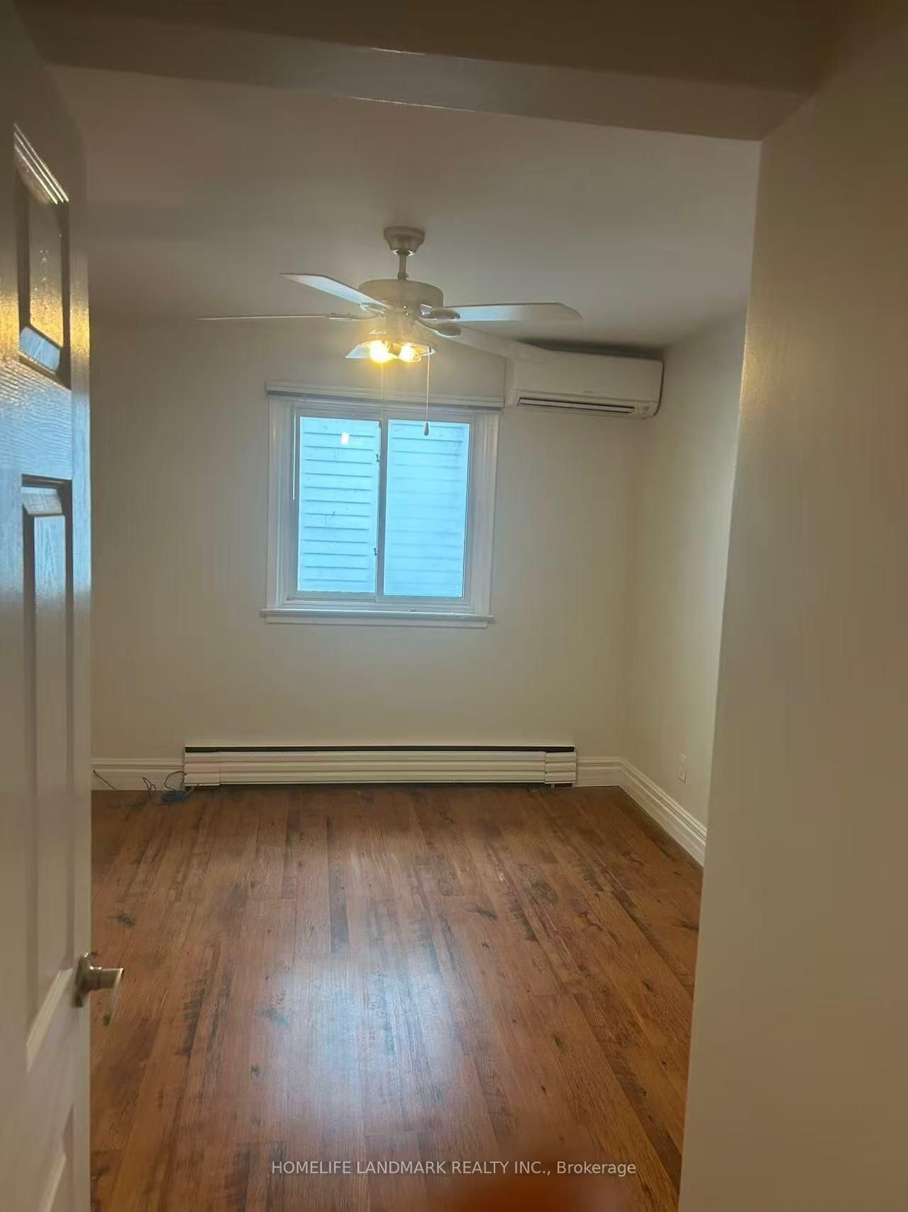 Upper-213 Kenilworth Avenue, Toronto, ON, photo 5