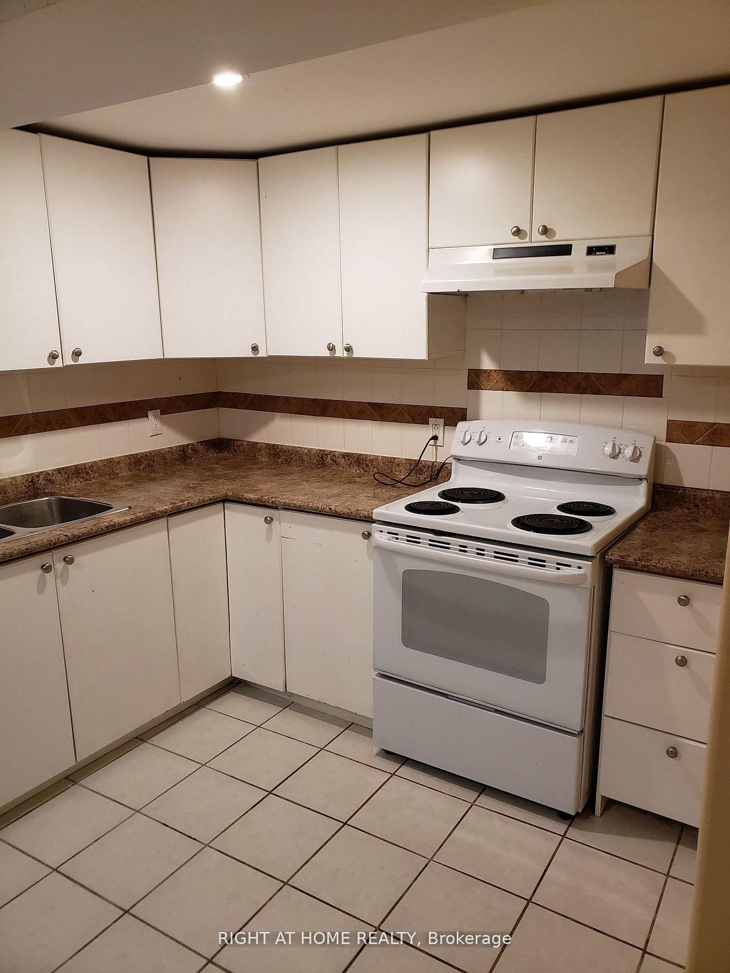bsmt-29 ravenview Drive, Toronto, ON, photo 3
