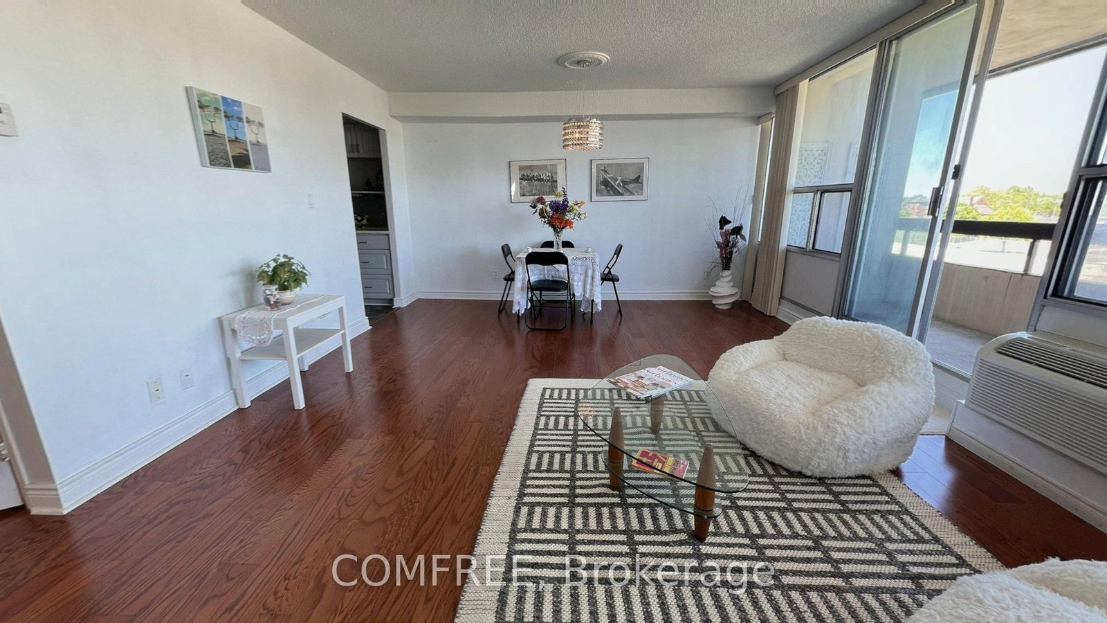 55 William Street E • #505 • Oshawa, ON photo 4