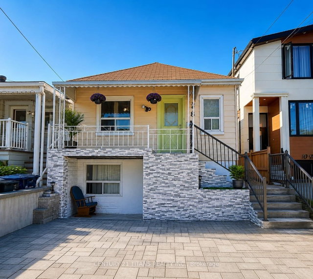 8 Mack Avenue