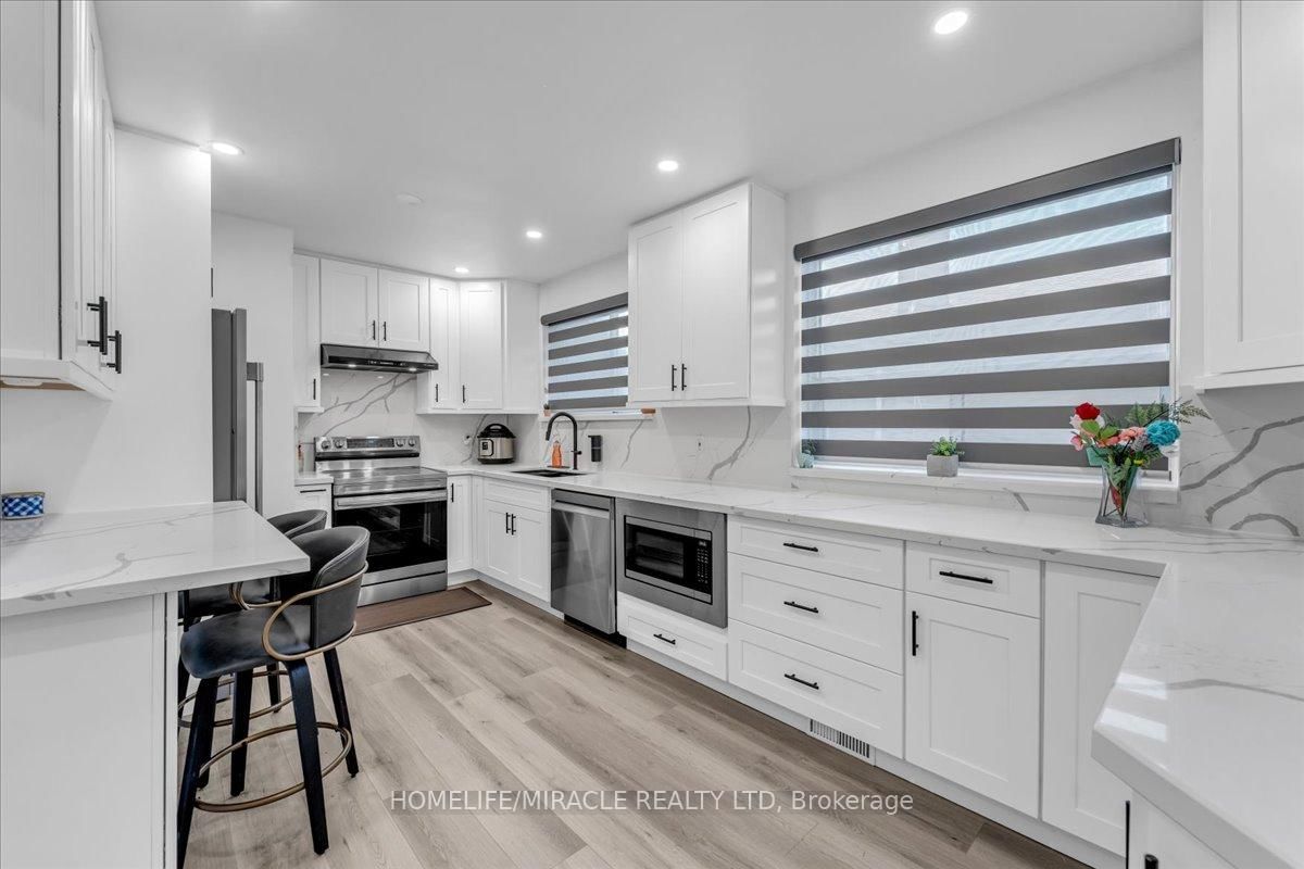 1238 Pharmacy Avenue, Toronto, ON, photo 5