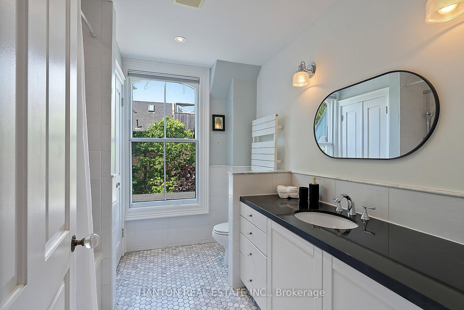 66 Hogarth Avenue - Photo 37