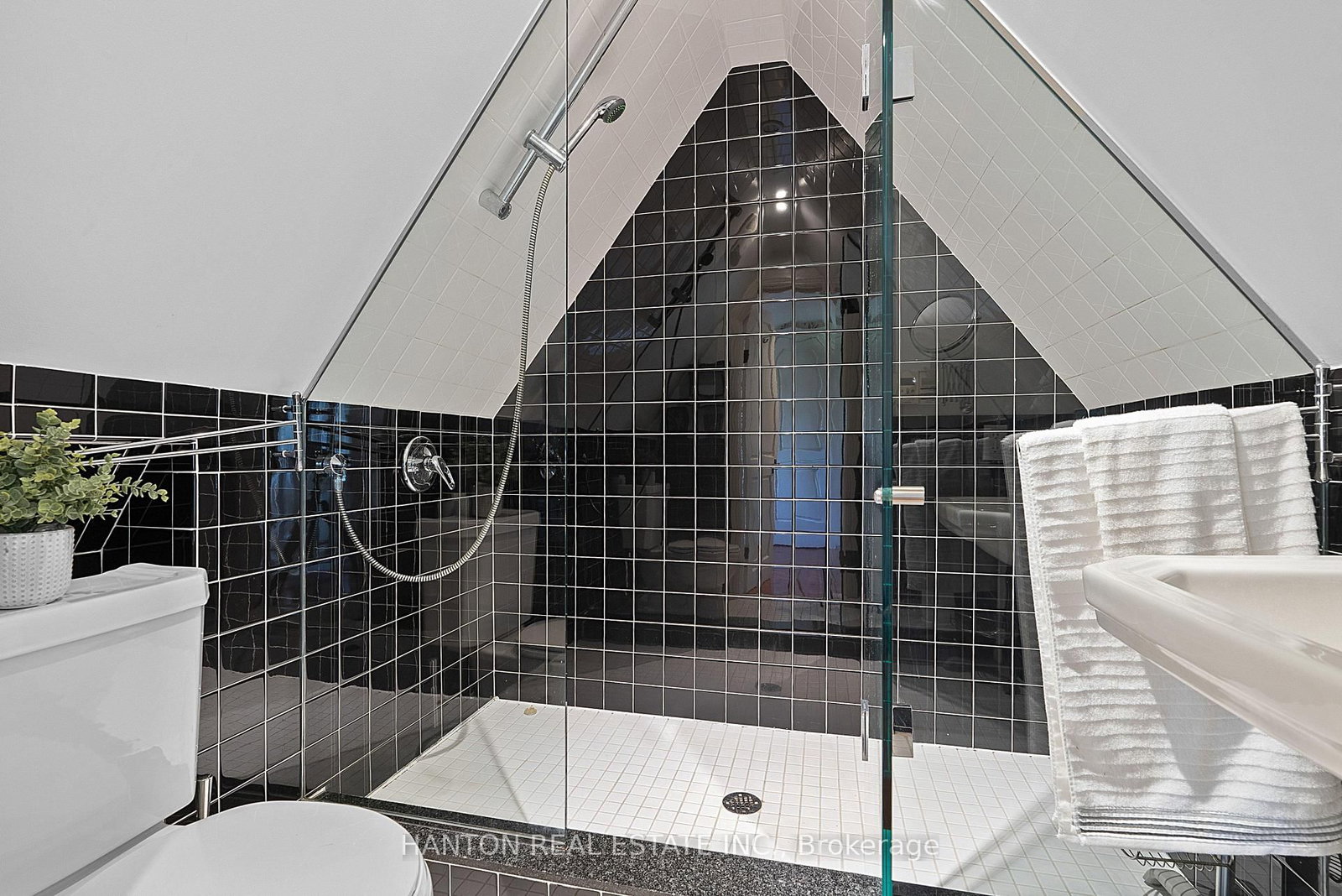 66 Hogarth Avenue - Photo 47