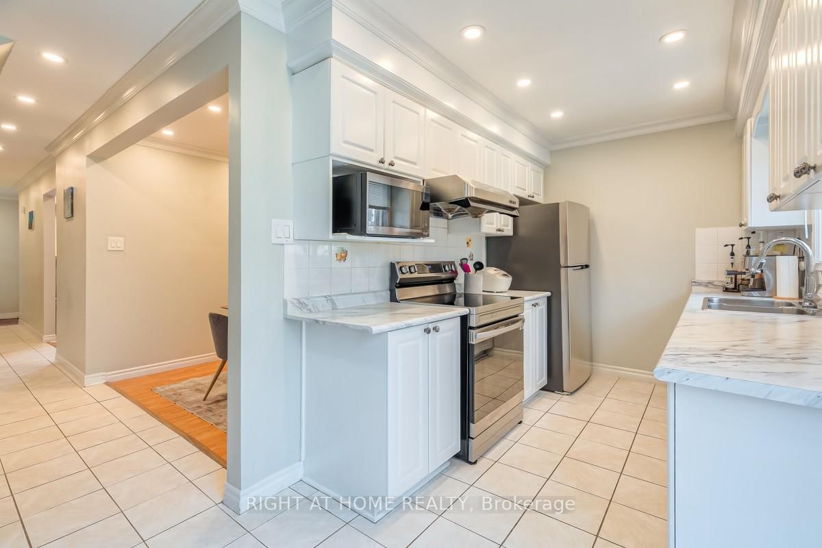 37 McKnight Drive • Toronto, ON photo 13