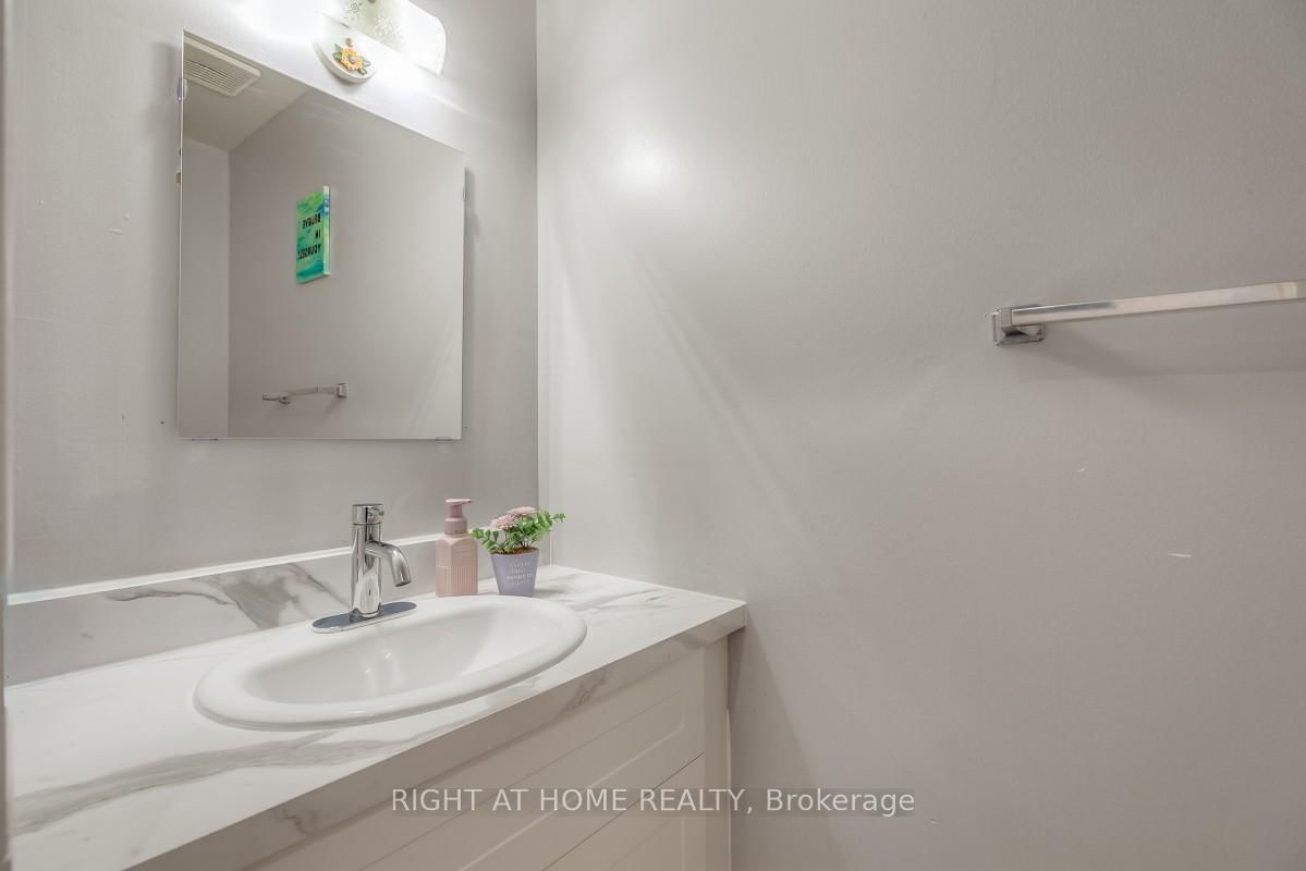 37 McKnight Drive • Toronto, ON photo 16