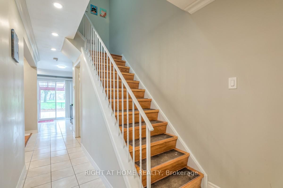 37 McKnight Drive • Toronto, ON photo 17