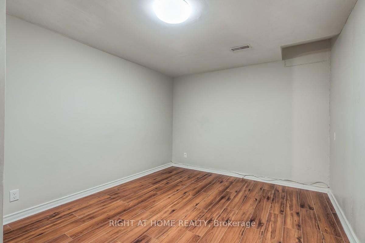 37 McKnight Drive • Toronto, ON photo 30