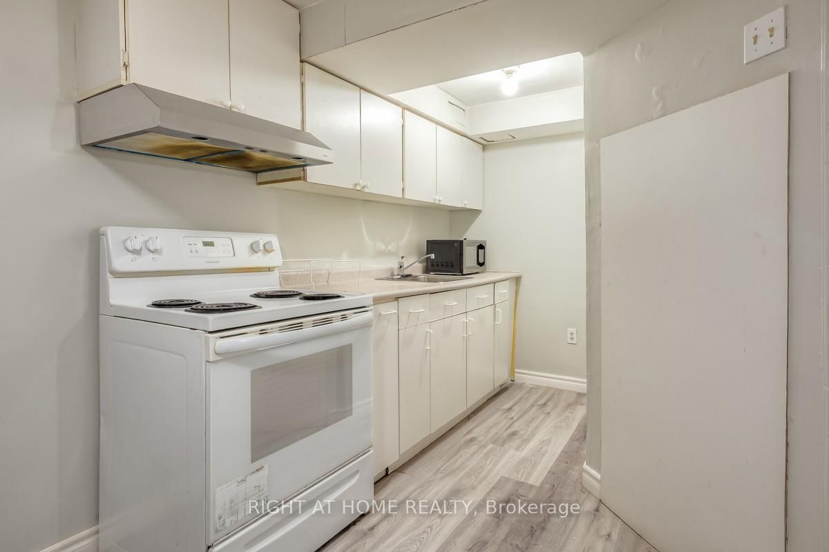 37 McKnight Drive • Toronto, ON photo 31