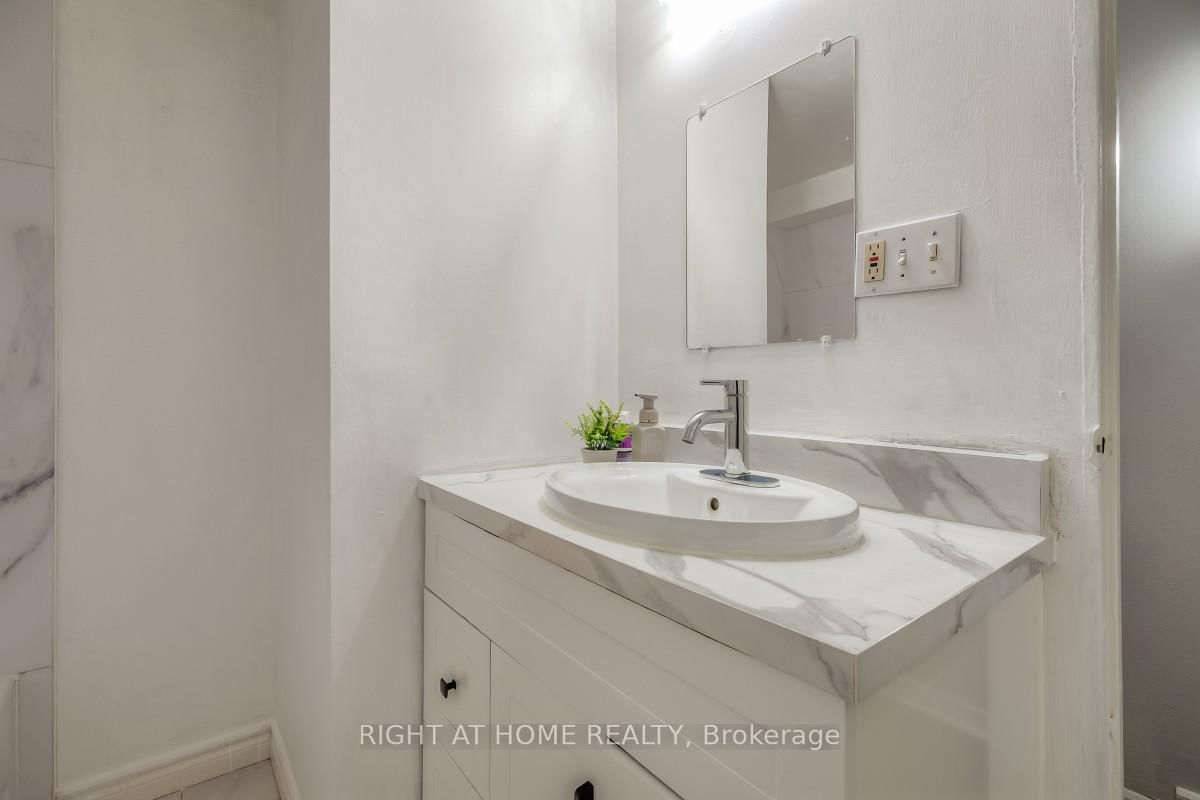 37 McKnight Drive • Toronto, ON photo 35