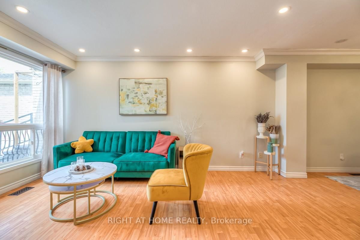 37 McKnight Drive • Toronto, ON photo 6