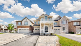 2425 Moonlight Crescent
