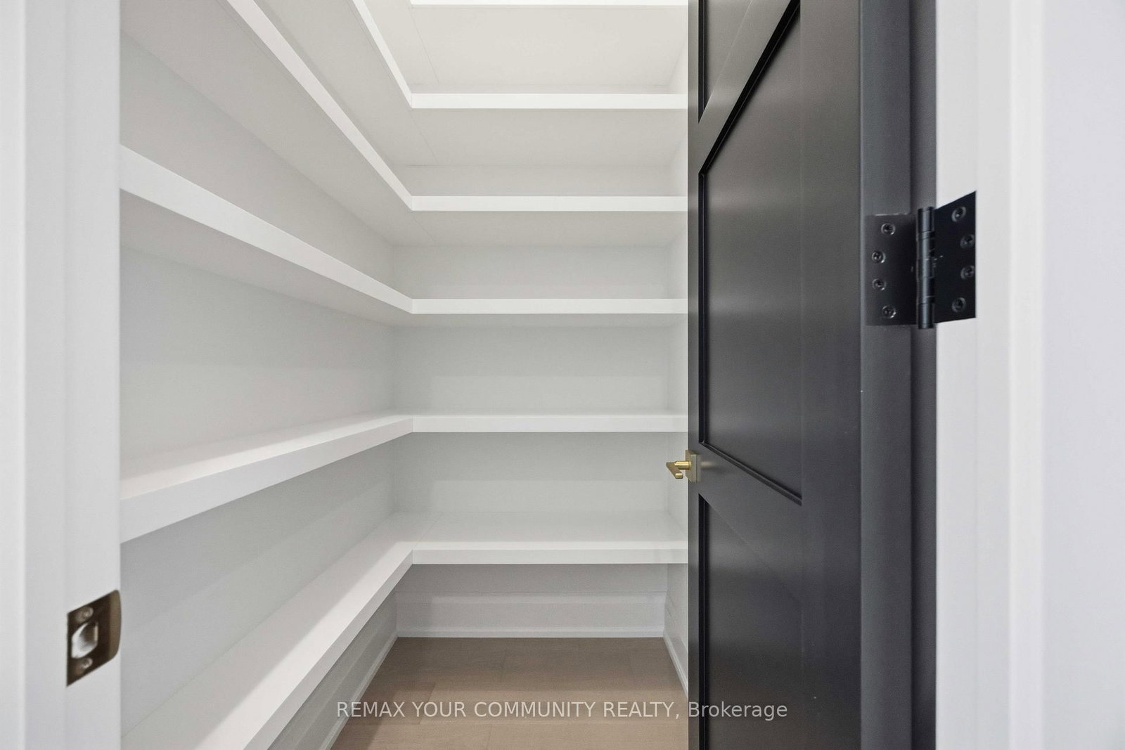 6680 Coronation Rd, Whitby, view 18