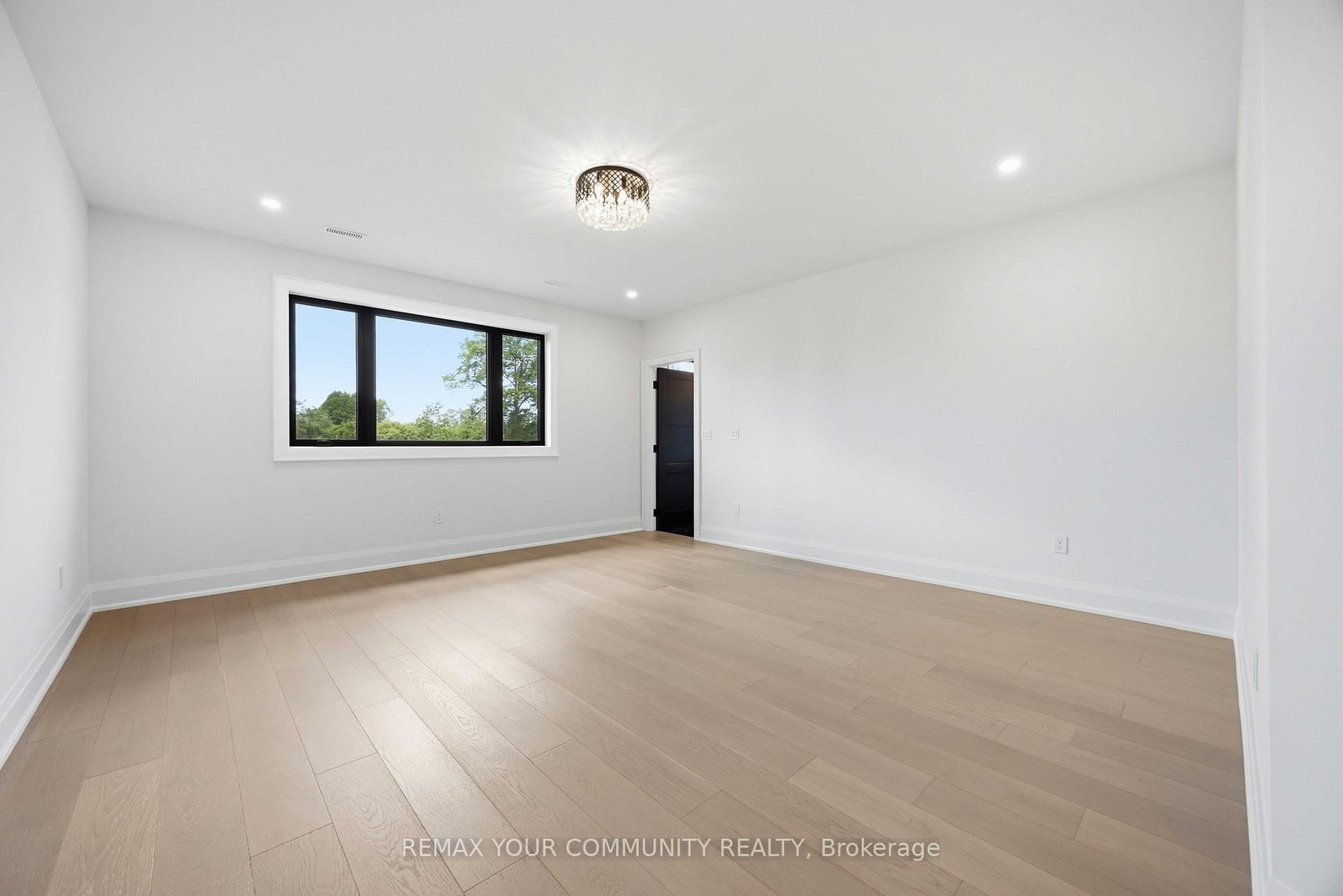 6680 Coronation Rd, Whitby, view 32