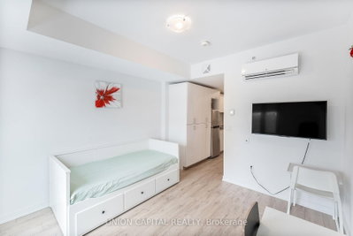Unit 201 — 1800 Simcoe Street — photo 5