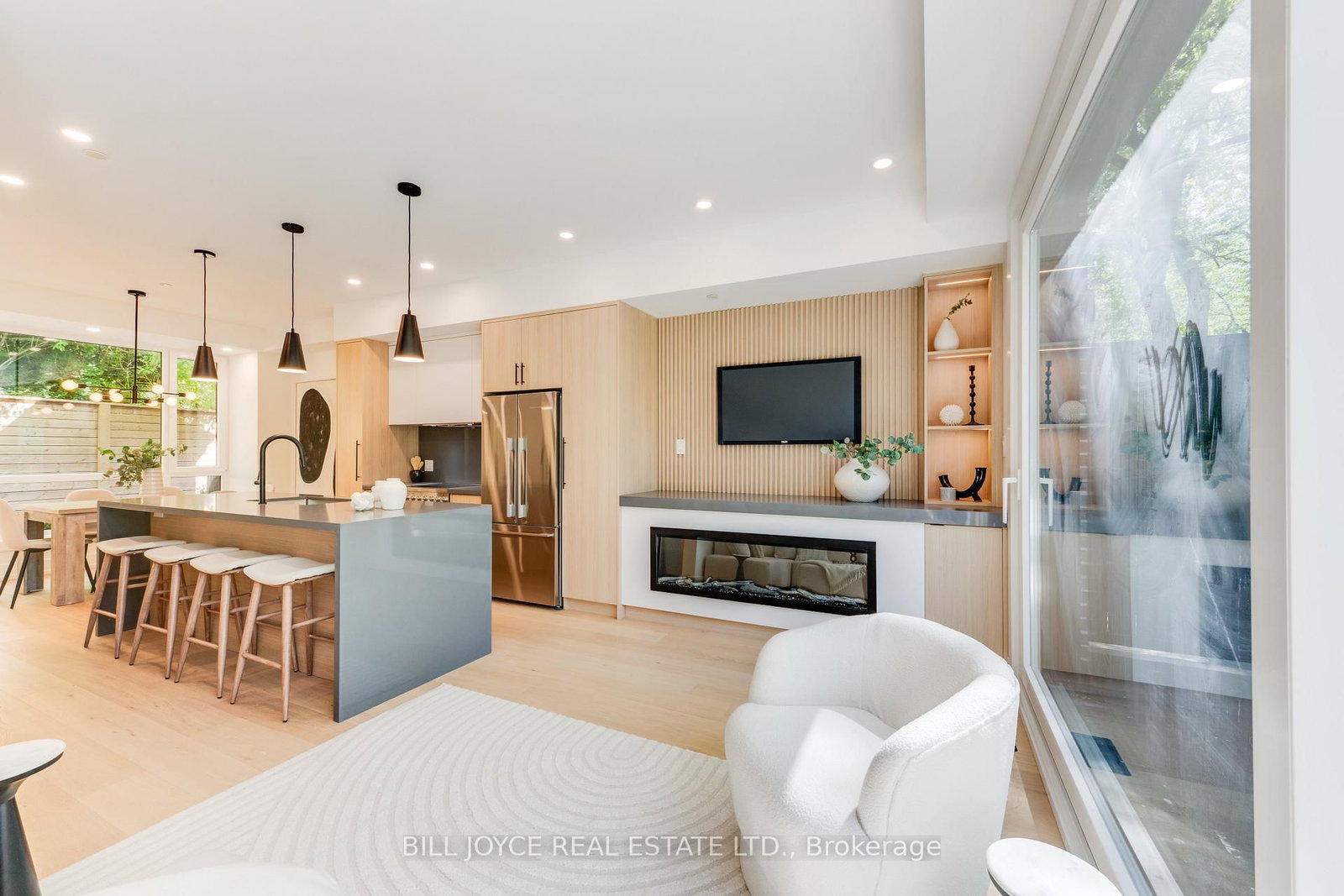 350 Lee Avenue • Toronto, ON photo 12