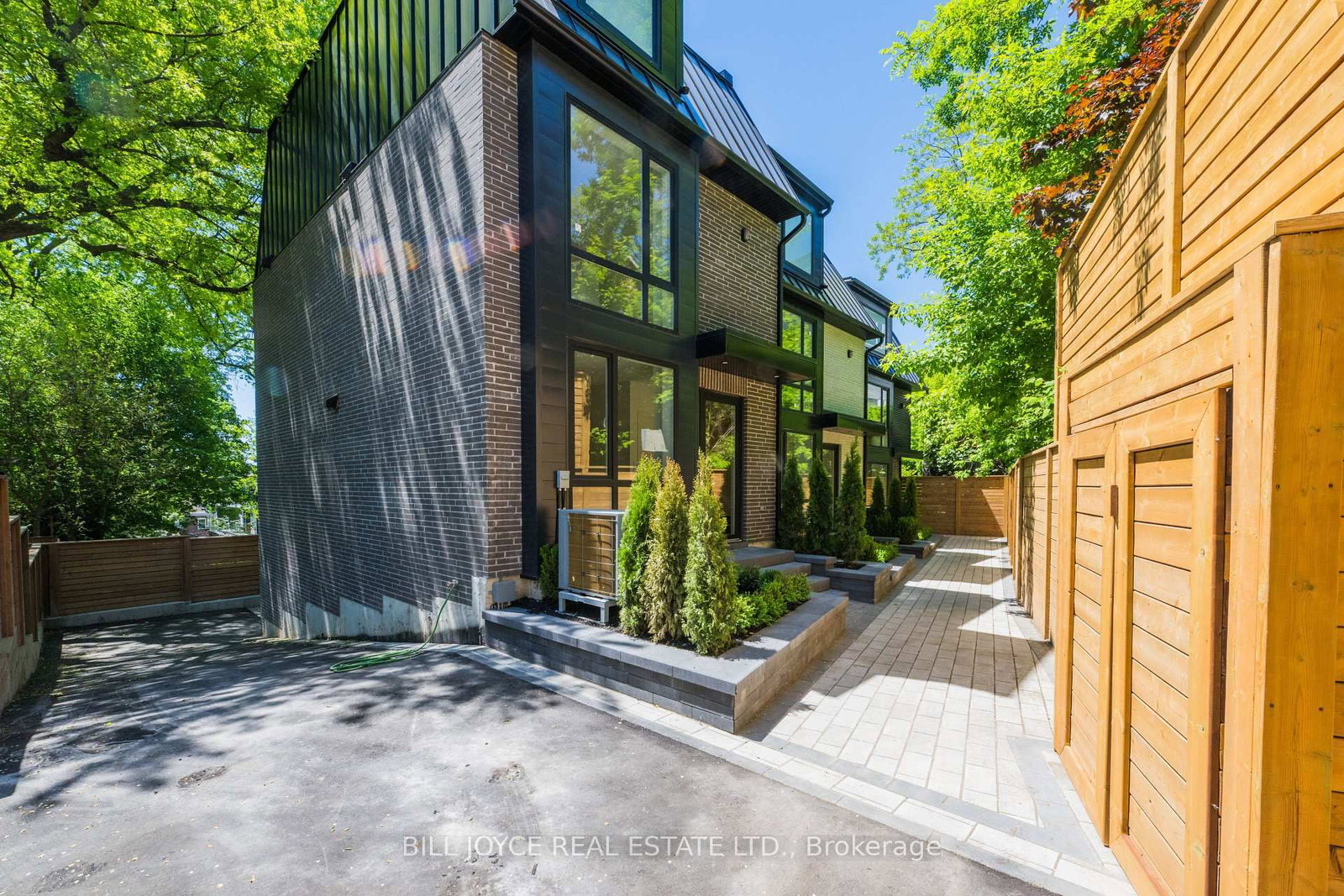 350 Lee Avenue • Toronto, ON photo 35