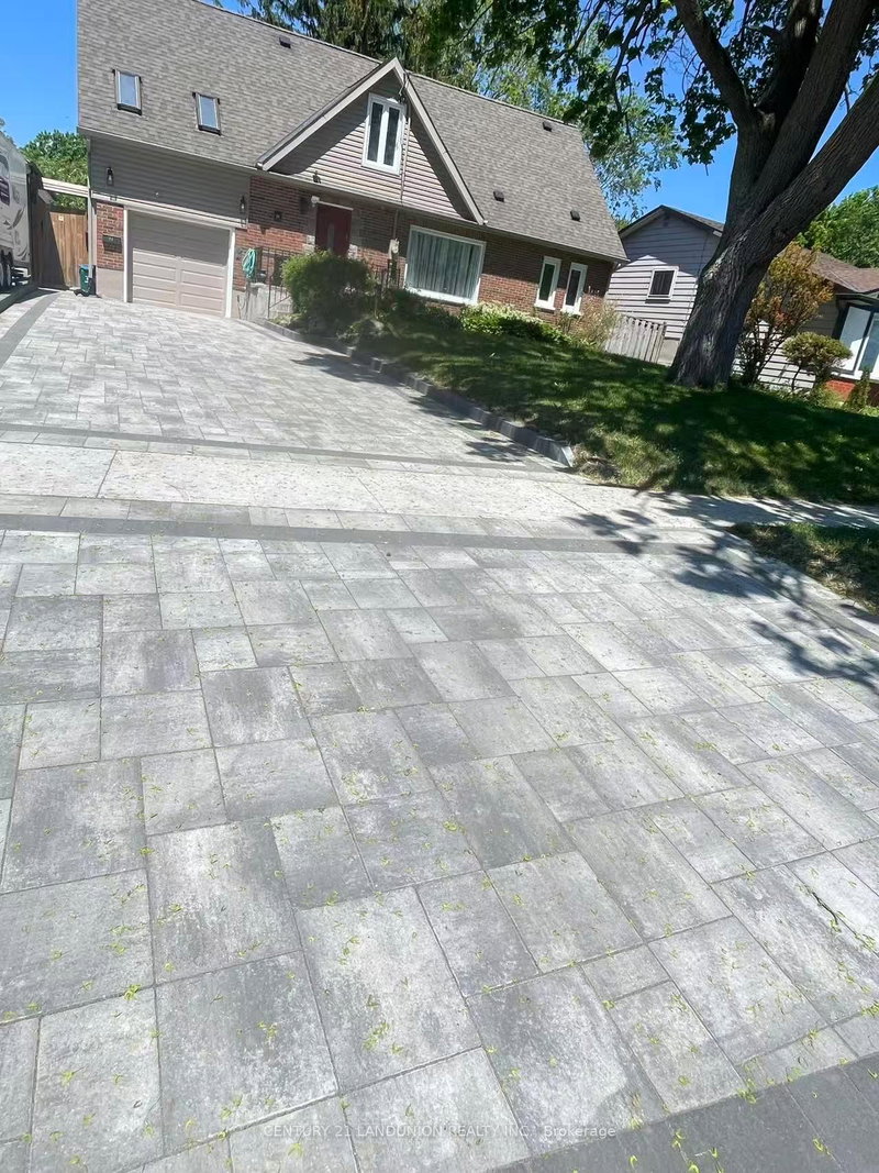 home for lease on 34 Grassmere Court