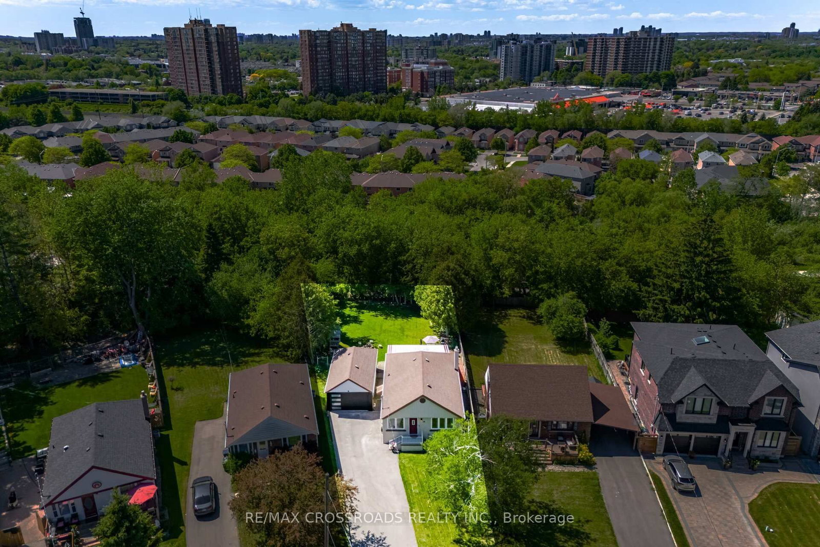 18 Adanac Drive • Toronto, ON photo 6