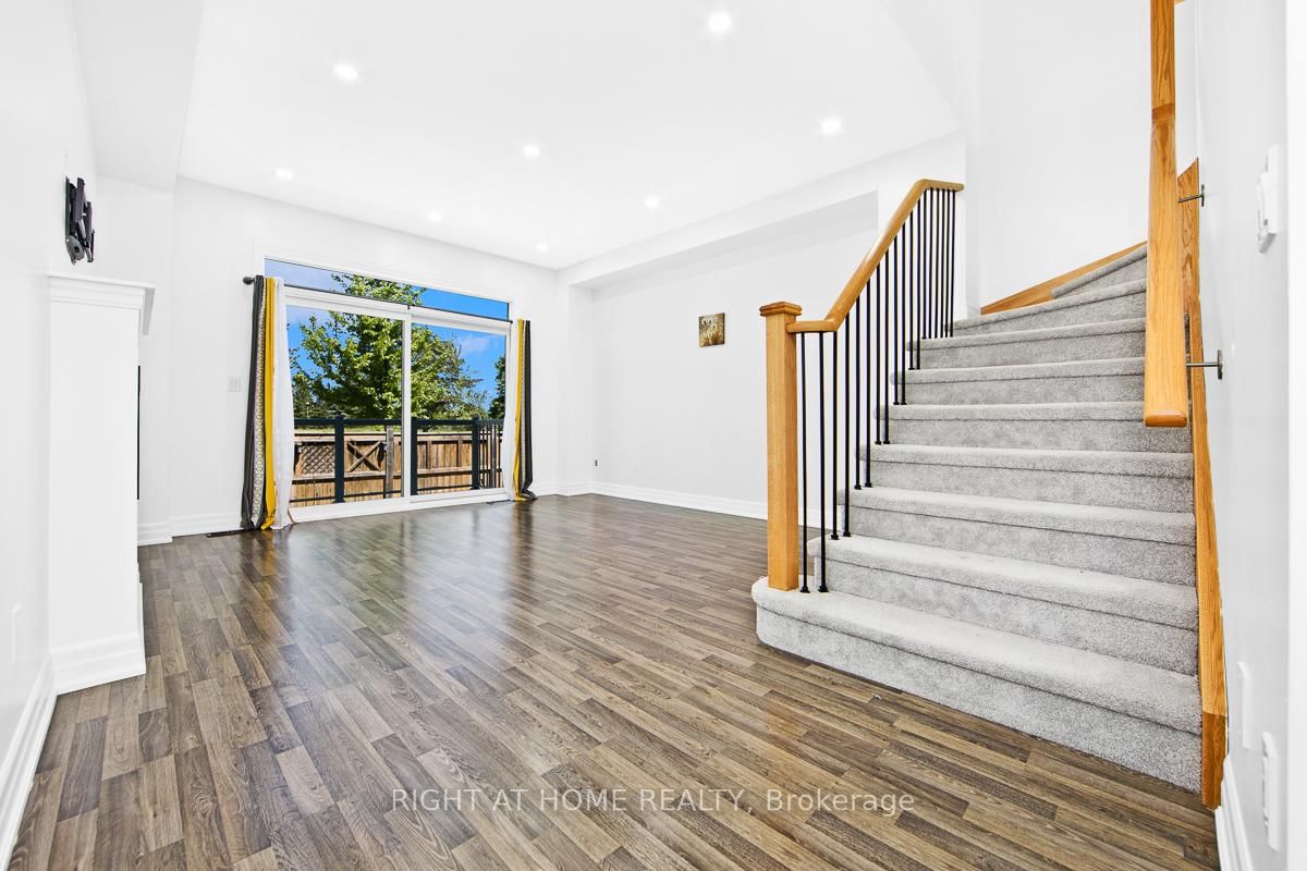 384 Arctic Red Drive E • #34 • Oshawa, ON photo 13