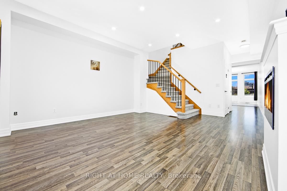 384 Arctic Red Drive E • #34 • Oshawa, ON photo 15
