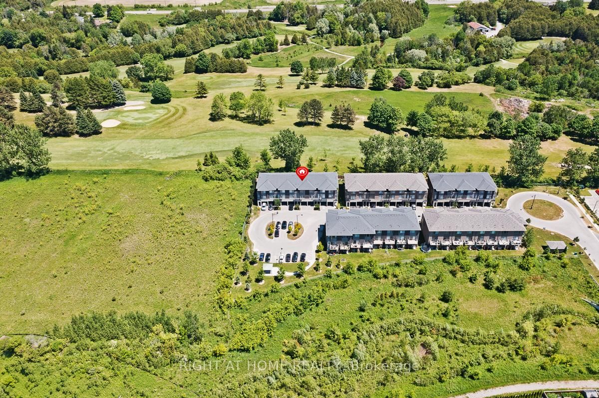 384 Arctic Red Drive E • #34 • Oshawa, ON photo 2