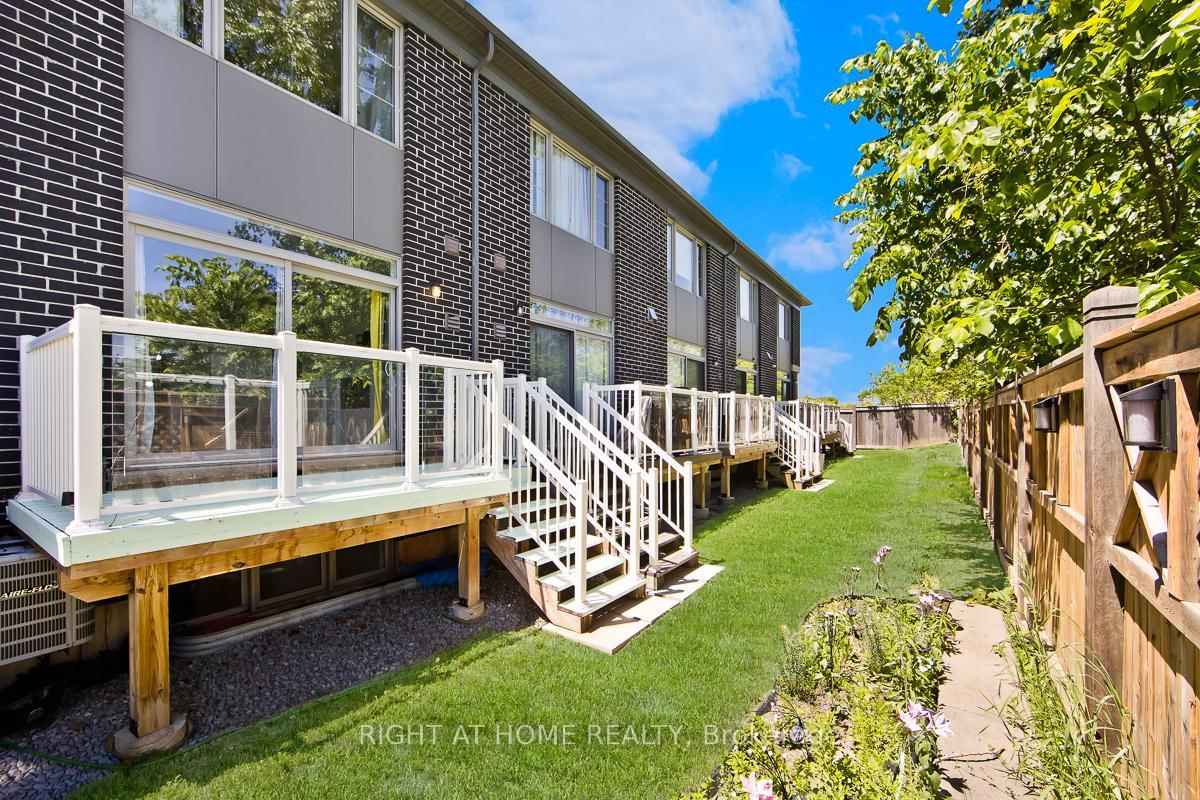384 Arctic Red Drive E • #34 • Oshawa, ON photo 25