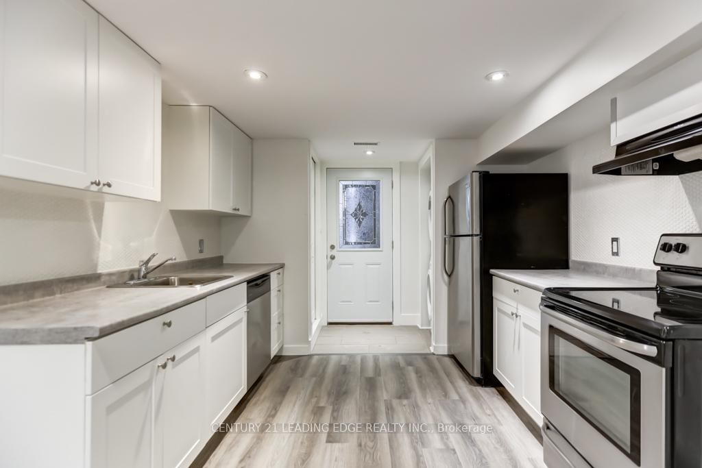 104 Leslie Street, Unit Lower - Photo 8