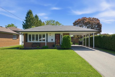 3-bed Detached House · 185 Athabasca St