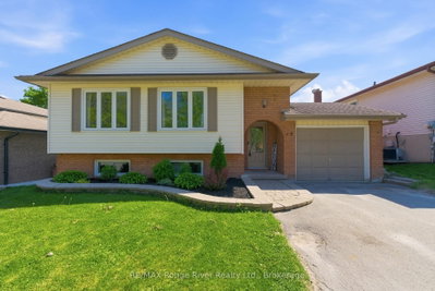 15 Lakeview Drive