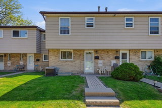 102 - 925 Bayly Street