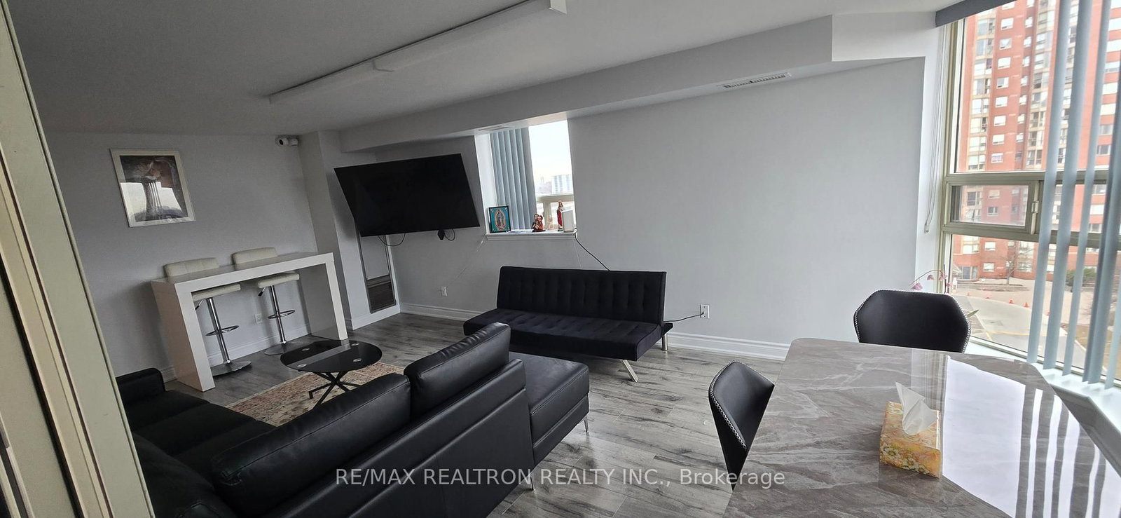 2466 Eglinton Avenue E • #806 • Toronto, ON photo 10