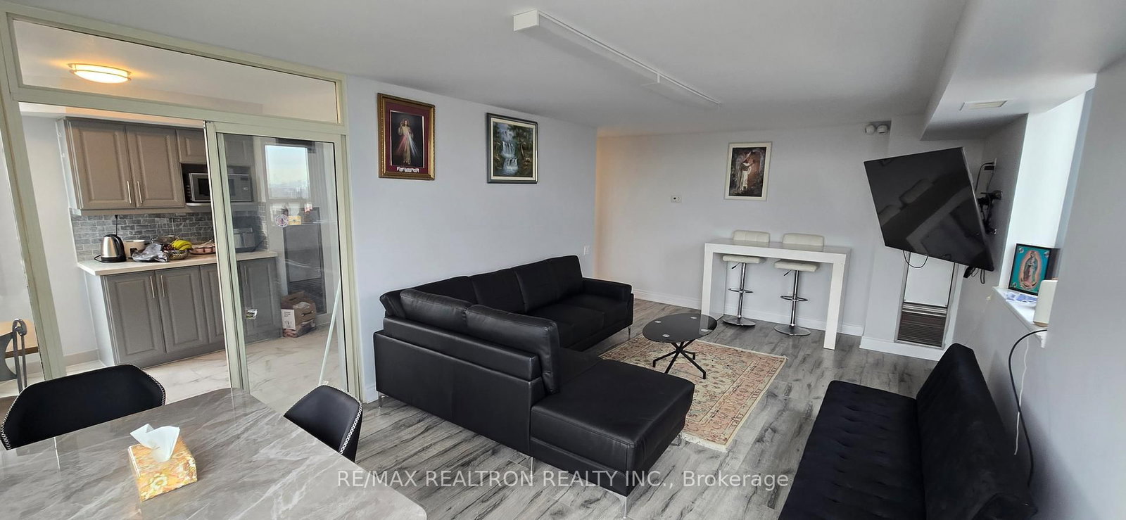 2466 Eglinton Avenue E • #806 • Toronto, ON photo 8