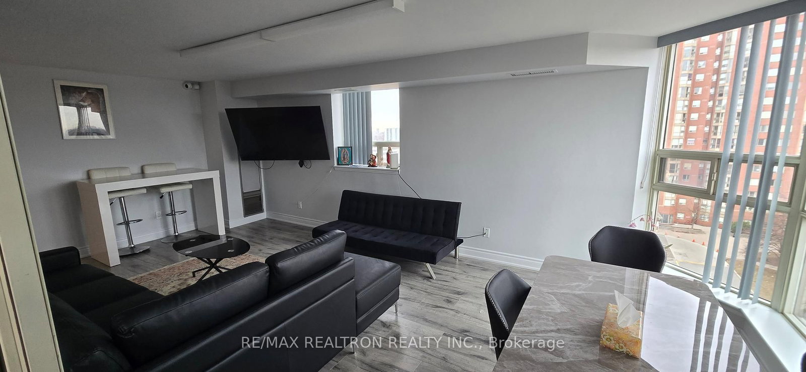 2466 Eglinton Avenue E • #806 • Toronto, ON photo 9