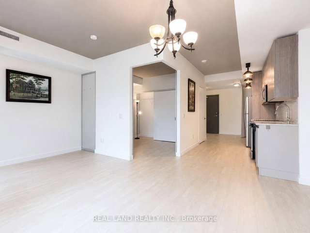303 - 246 Logan Avenue