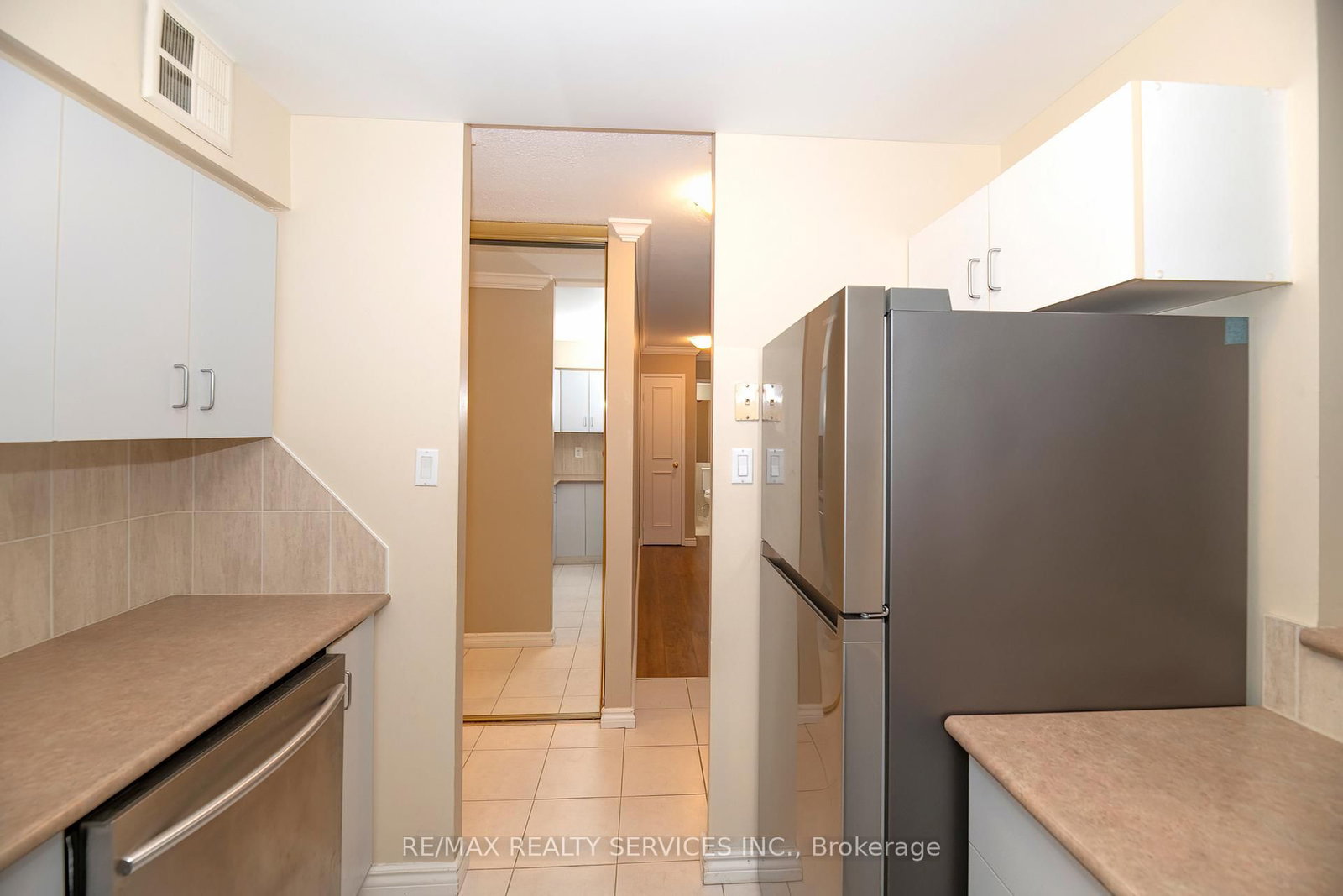 1665 Victoria Park Avenue, Unit 208 - Photo 7