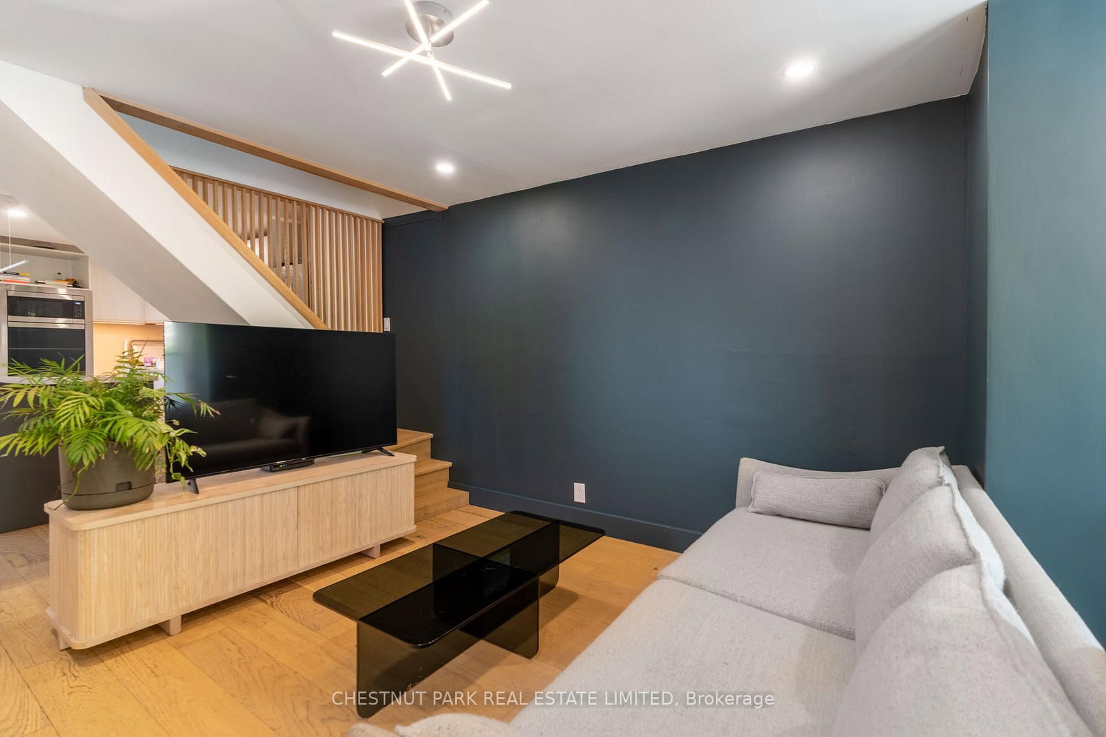 119 Craven Road • Toronto, ON photo 14