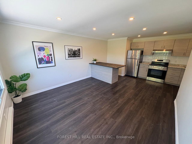 8 - 130 King Street E