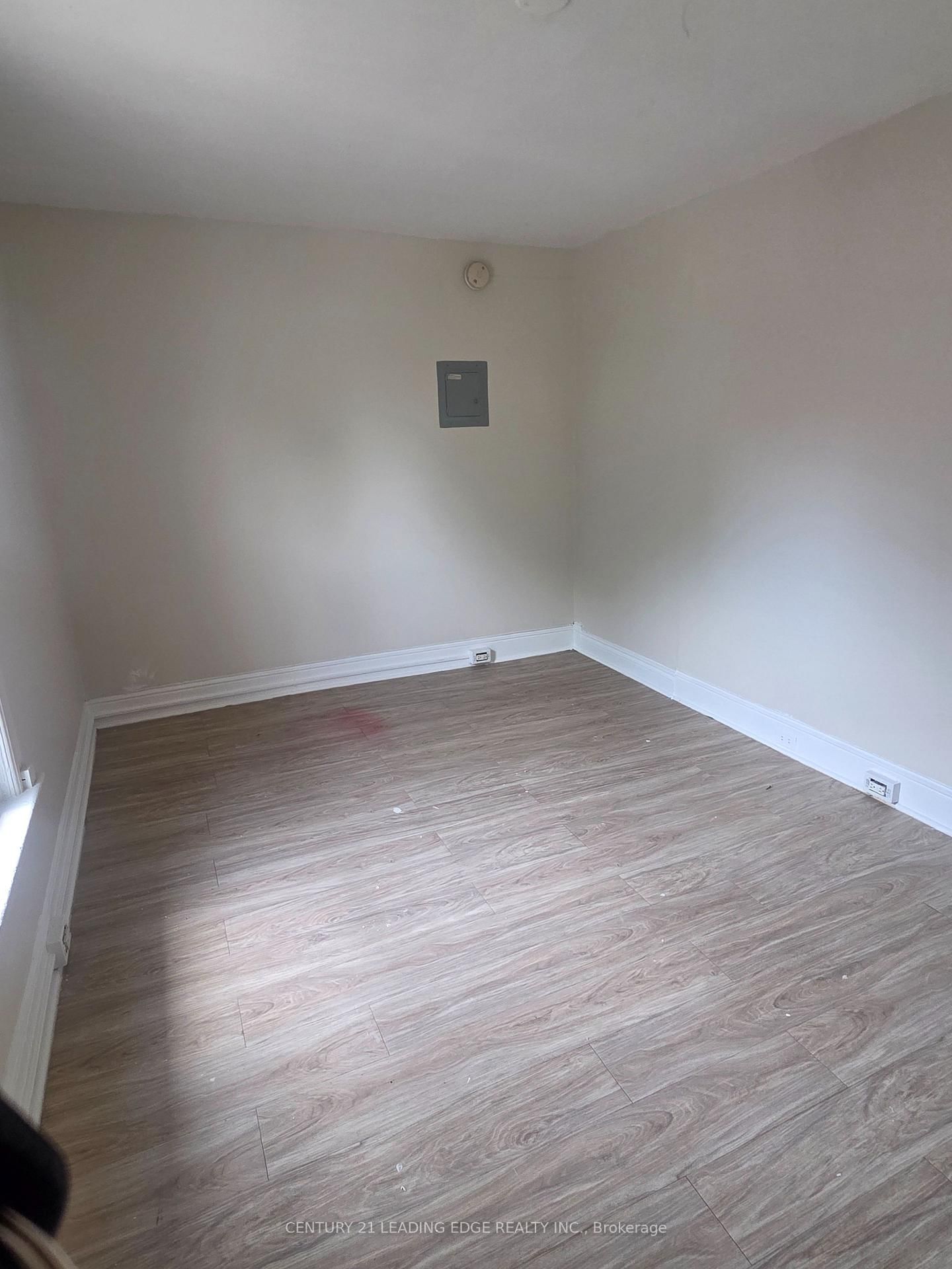 195 Albert Street • Oshawa, ON photo 32