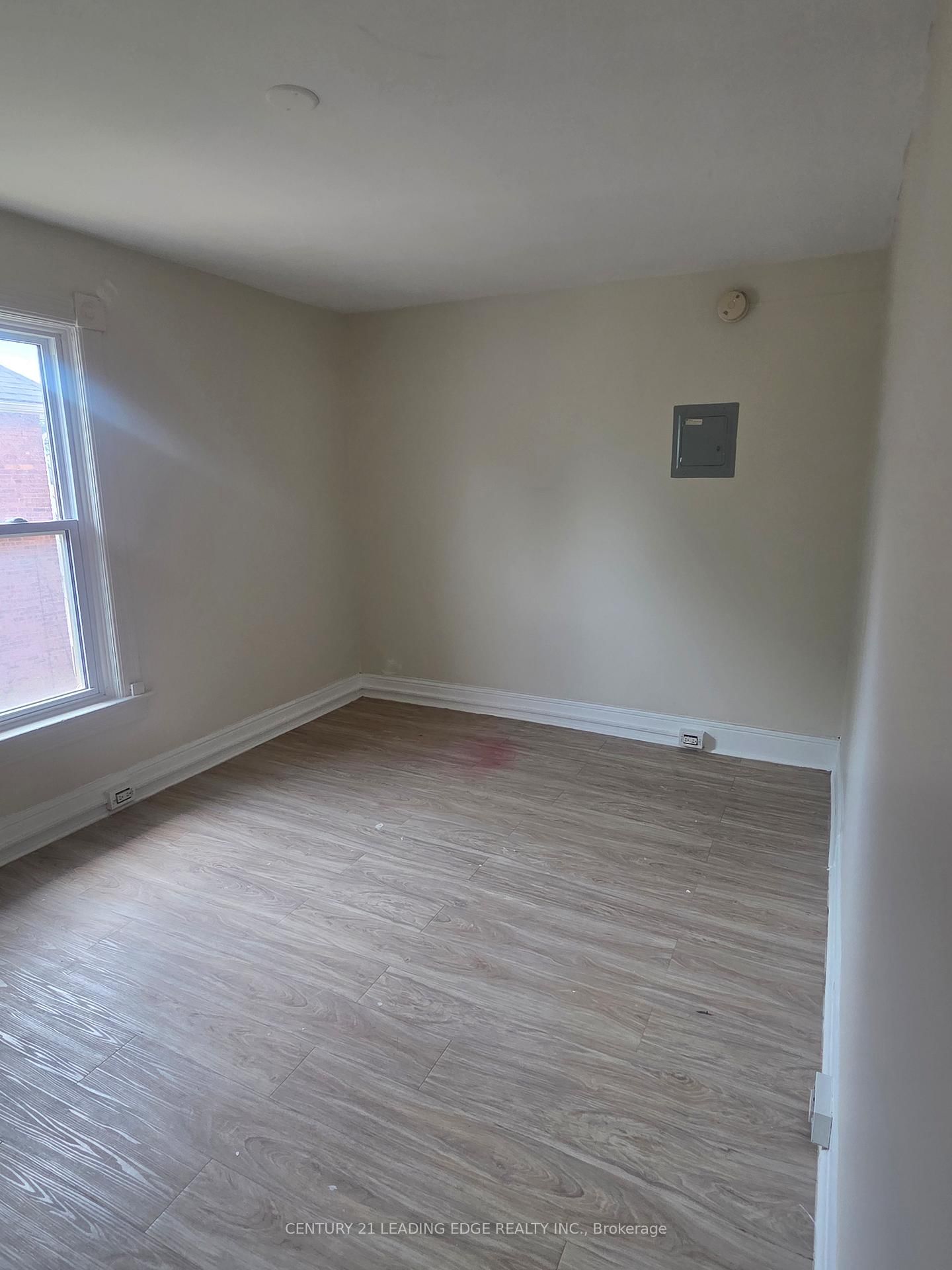195 Albert Street • Oshawa, ON photo 34