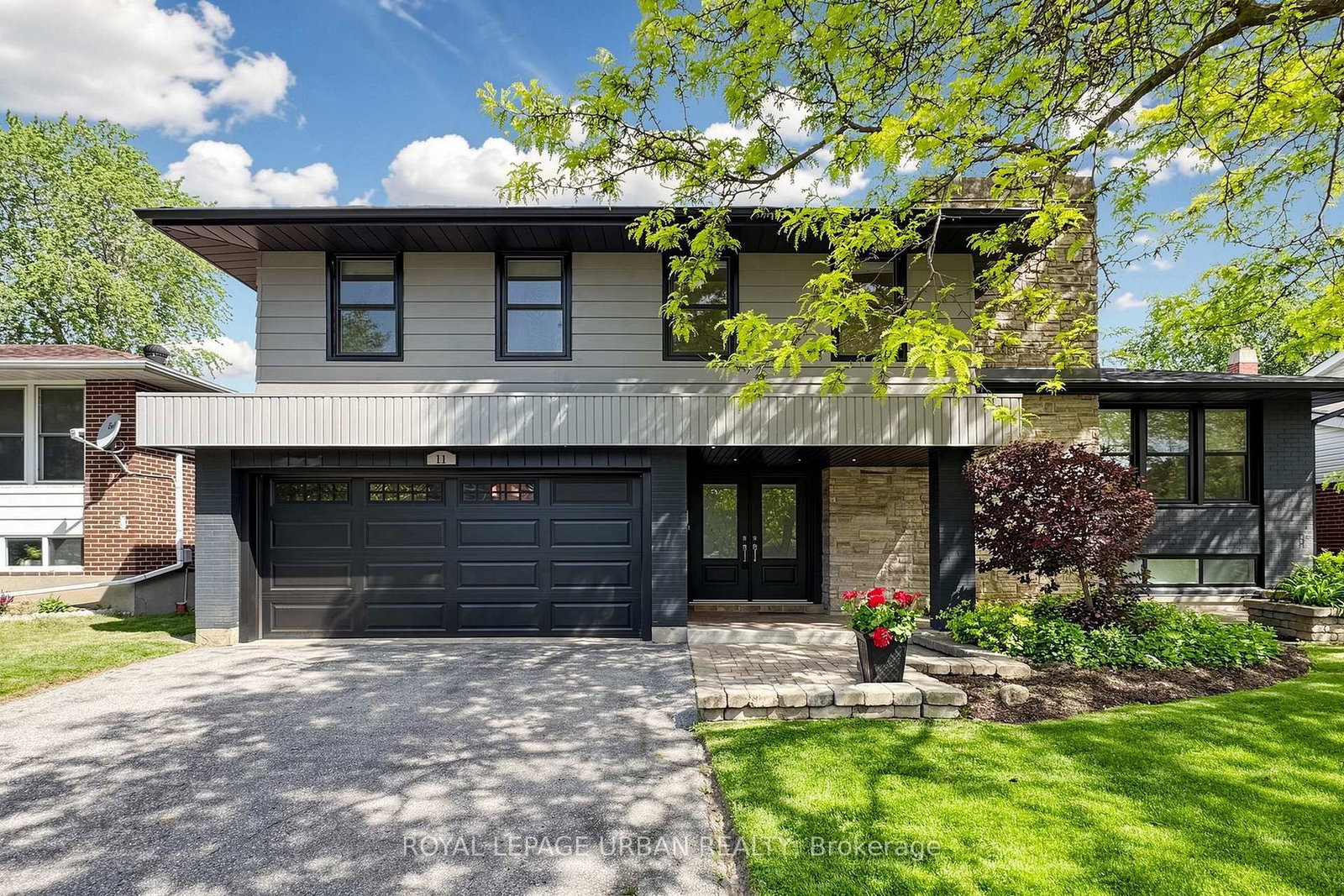 Detached House for sale at 11 Caronridge Crescent, Toronto, Ontario, M1W 1L1 - L'Amoreaux - MLS: E13256890