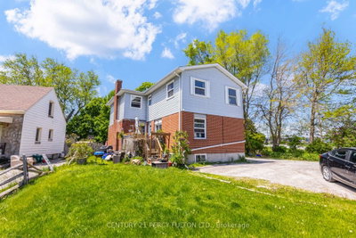 9-bed Triplex · 1100 Simcoe St