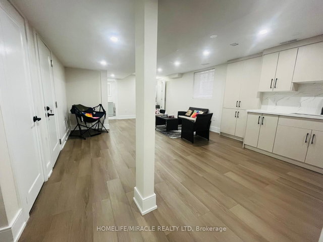 28 Fishlock Street