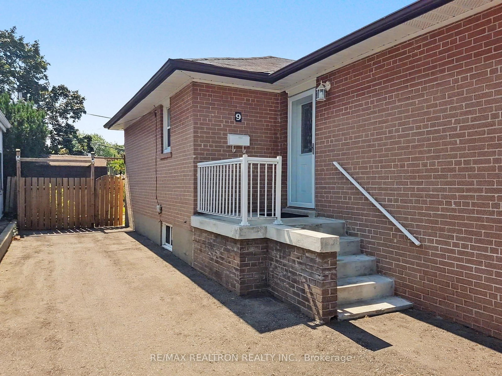 9 Stanwell Drive, Toronto, ON, photo 2