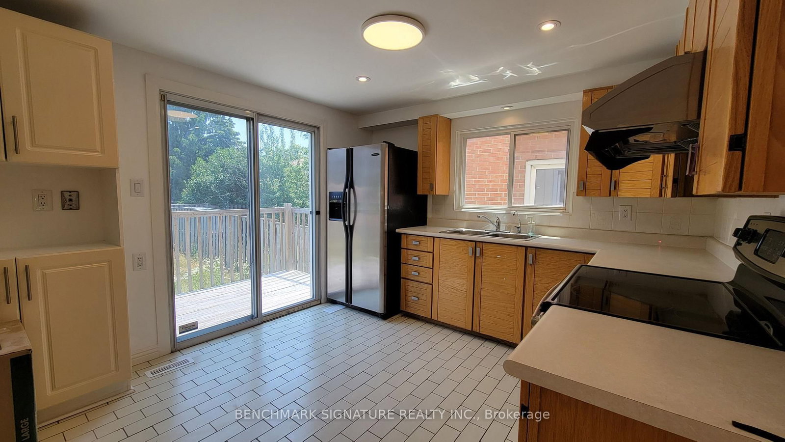 35 Wintermute Boulevard • Toronto, ON photo 11