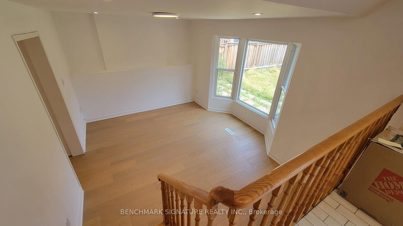 35 Wintermute Boulevard • Toronto, ON photo 14