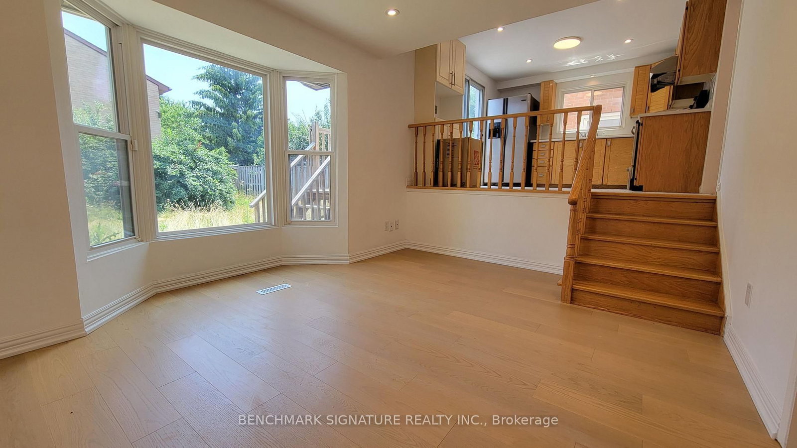 35 Wintermute Boulevard • Toronto, ON photo 15