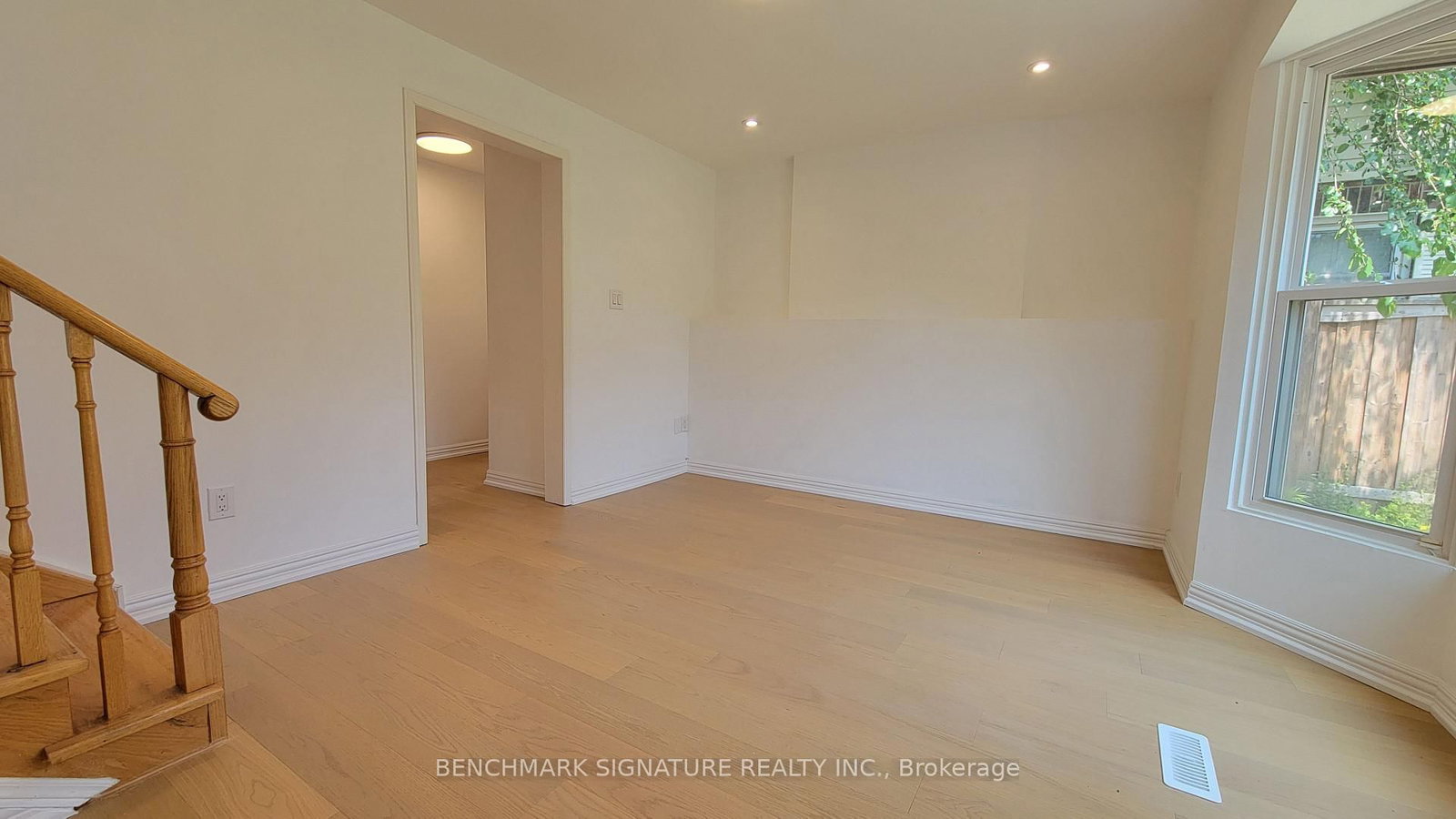35 Wintermute Boulevard • Toronto, ON photo 8