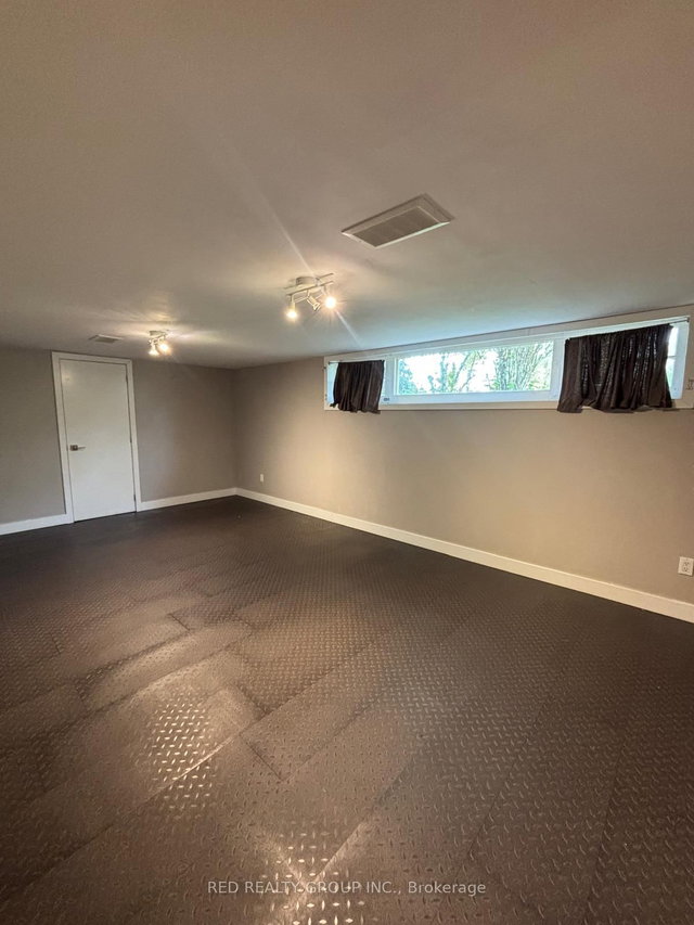 Bsmt - 73 Farmbrook Road